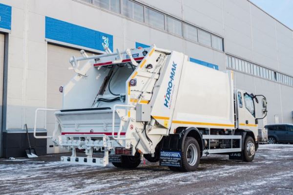 Китайский мусоровоз JAC N120 появился в России